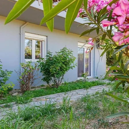 Crete Idyllic 1bd With Patio Garden Mini-hôtel Kavrokhorion