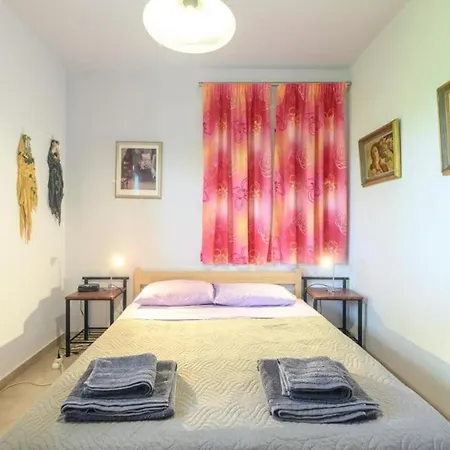 Inn Crete Idyllic 1bd With Patio Garden *